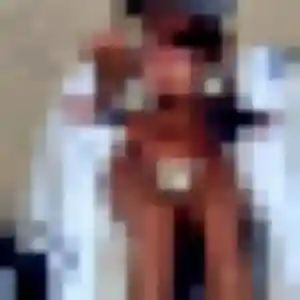 Profil de Hilary à Saint-Julien-les-Rosiers (27 ans) - rencontre coquine anonyme